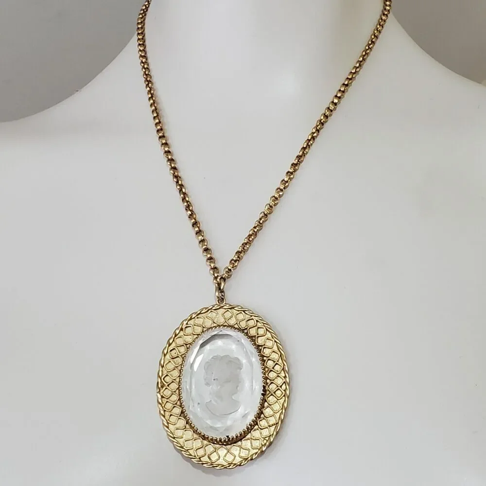 Vintage Whiting & Davis Gold Tone Reverse Carved Glass‎ Cameo Necklace 18” Chain - Picture 2 of 10